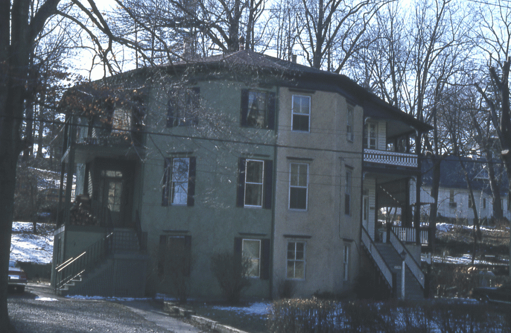 Smith-Avenue-Demi-Octagon-House