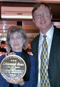 IMAG0224.jpg Carol Martin & Johns Hopkins at 12/08/10 plaque presentation